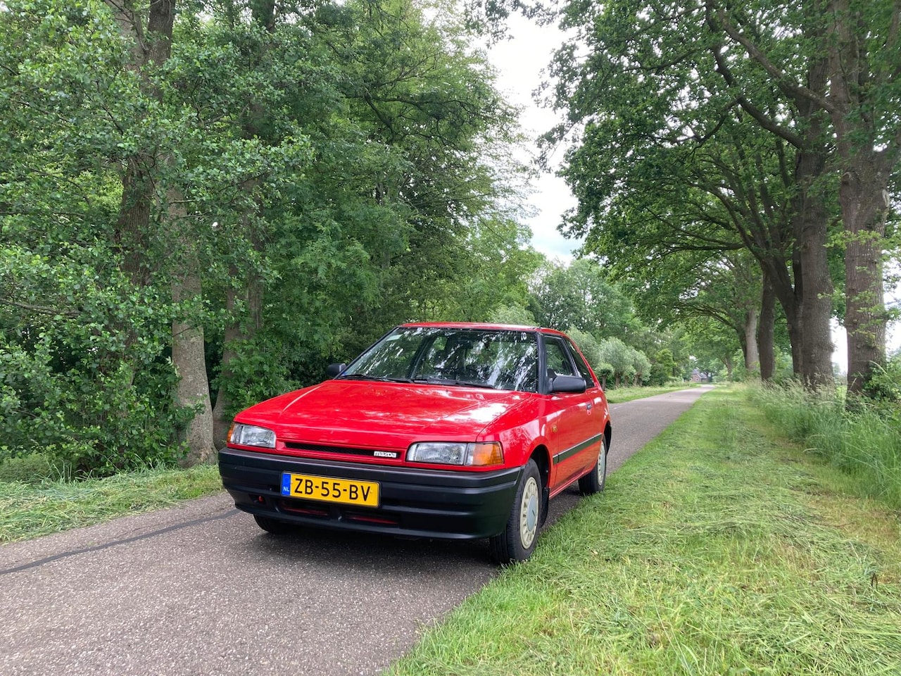 Mazda 323 - 1.3i-16V LX - AutoWereld.nl