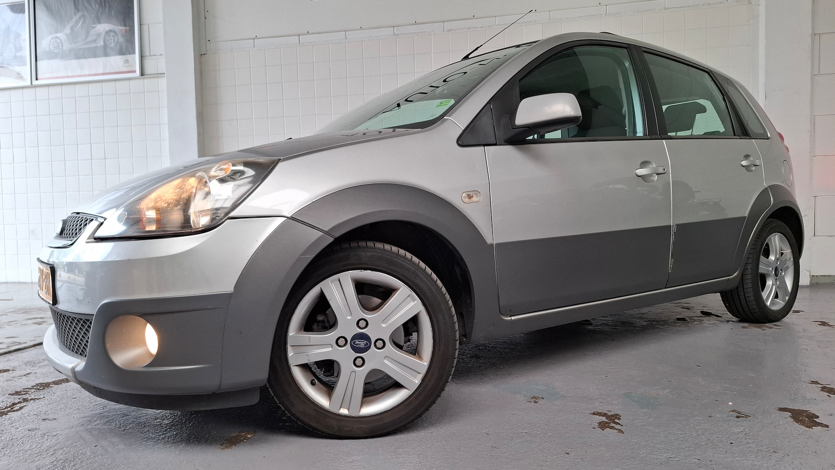 Ford Fiesta - 1.4-16V Crossroad NL-AUTO/2EIG/NAP/2 SLEUTELS - AutoWereld.nl