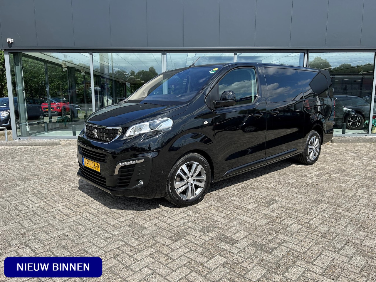 Peugeot Expert - 2.0 BlueHDI 180 Long Asphalt DC Dubbele cabine | automaat - AutoWereld.nl