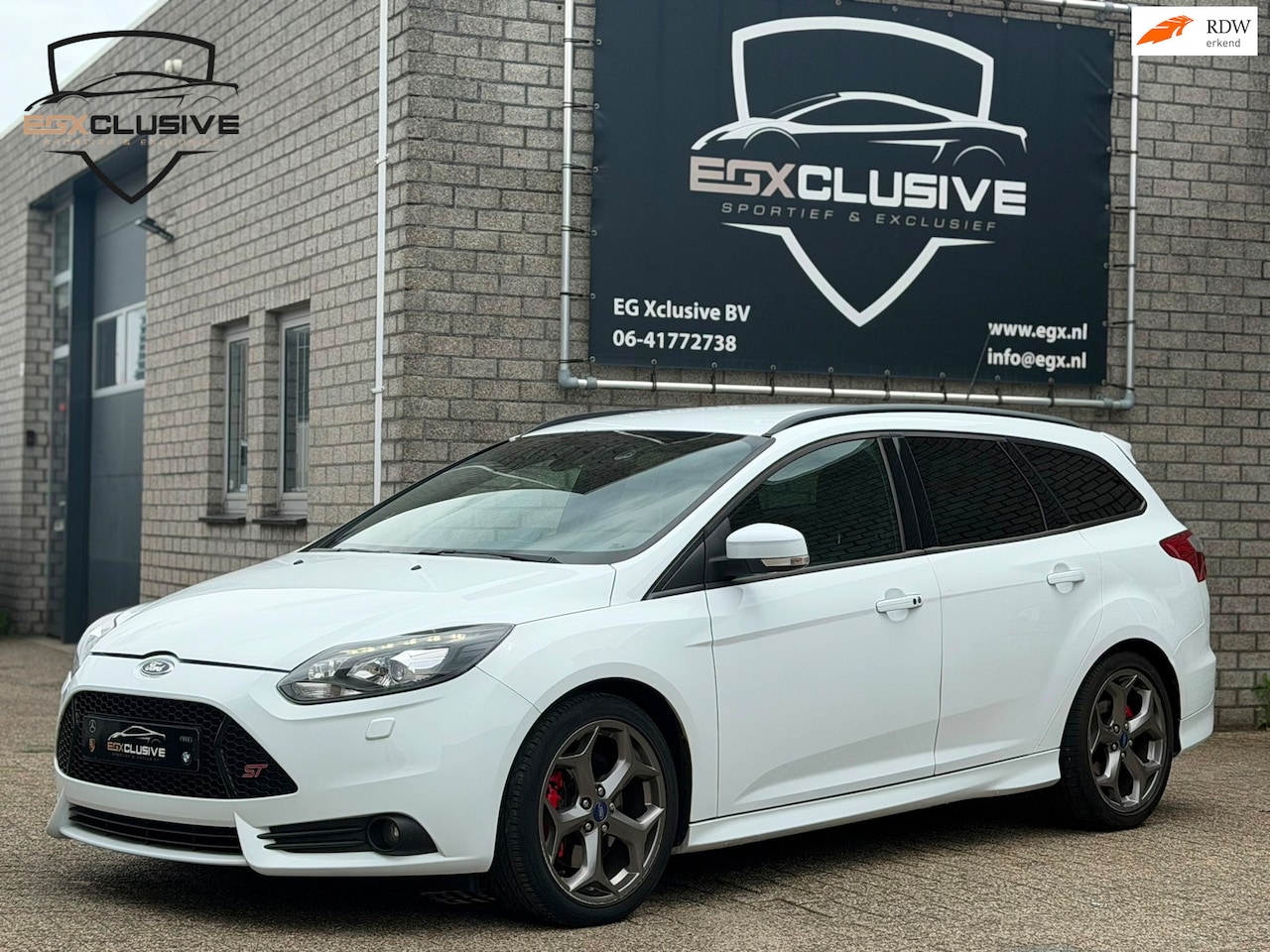 Ford Focus Wagon - 2.0 EcoBoost ST-3 CAMERA|STOELVERWARMING|LEDEREN ST STOELEN - AutoWereld.nl