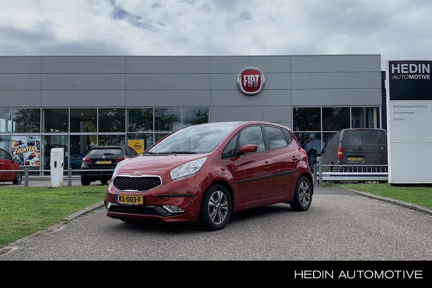 Kia Venga - 1.4 CVVT ExecutiveLine | Stoel en stuurverwarming | Panoramadak | Achteruitrijcamera  | Na - AutoWereld.nl