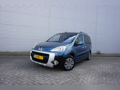 Peugeot Partner Tepee - 1.6 Outdoor Climate / Pano / Parkeers. / Dubbele schuifdeur / Trekhaak / Elektr. ramen / N