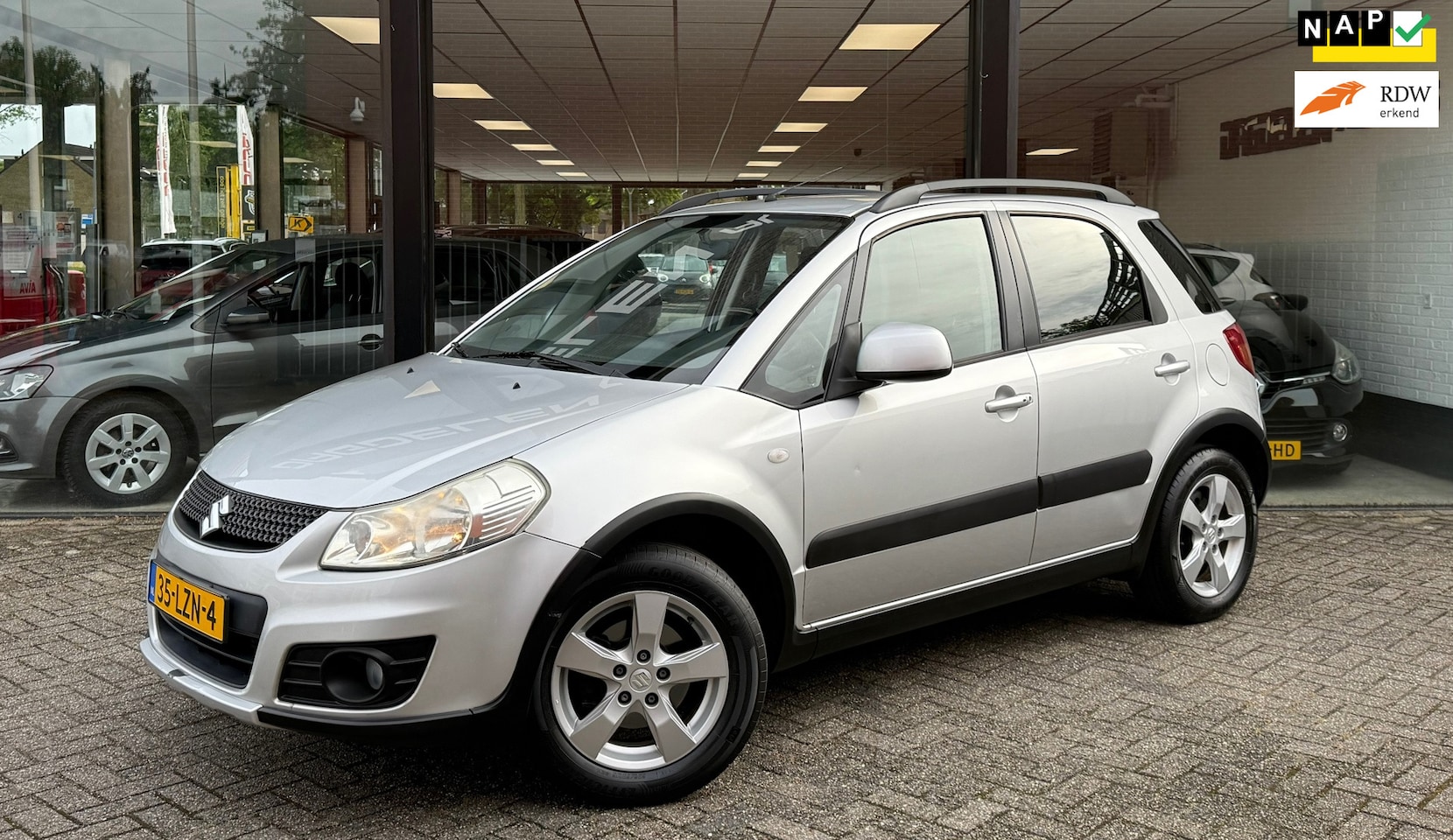 Suzuki SX4 - 1.6 Exclusive AUTOMAAT | CLIMATE | NAVI | KEYLESS | NAP - AutoWereld.nl