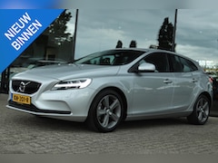 Volvo V40 - 2.0 T3 MOMENTUM | STANDKACHEL | TREKHAAK | LED | STOELVERW. | NAVI