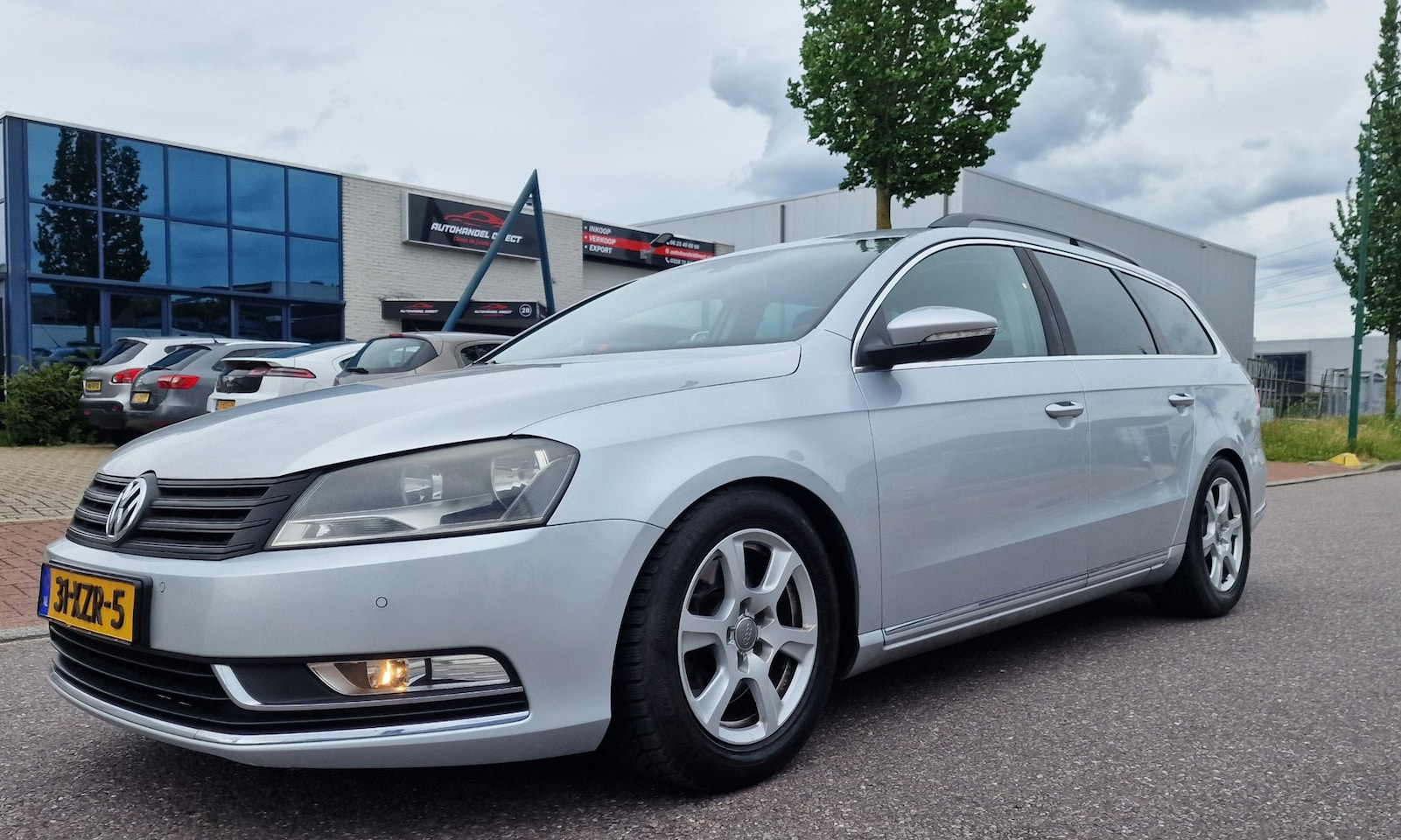 Volkswagen Passat Variant - 1.4 TSI Highline BlueMotion AUT NAVI PSENSOR CRUISE 2 X SLEUTELS - AutoWereld.nl