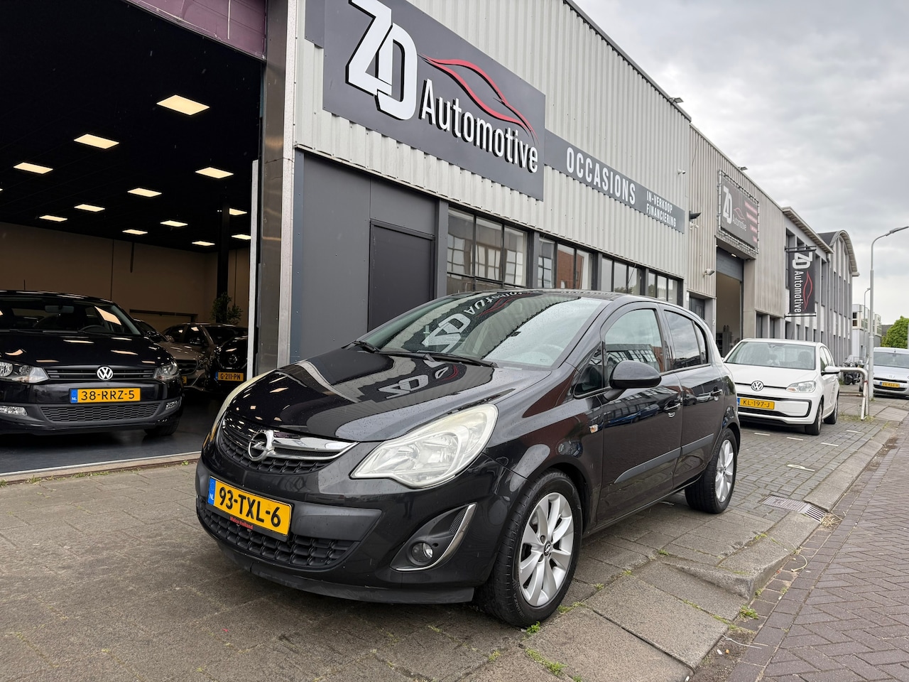 Opel Corsa - 1.4-16V Anniversary Edition 1.4-16V Anniversary Edition - AutoWereld.nl