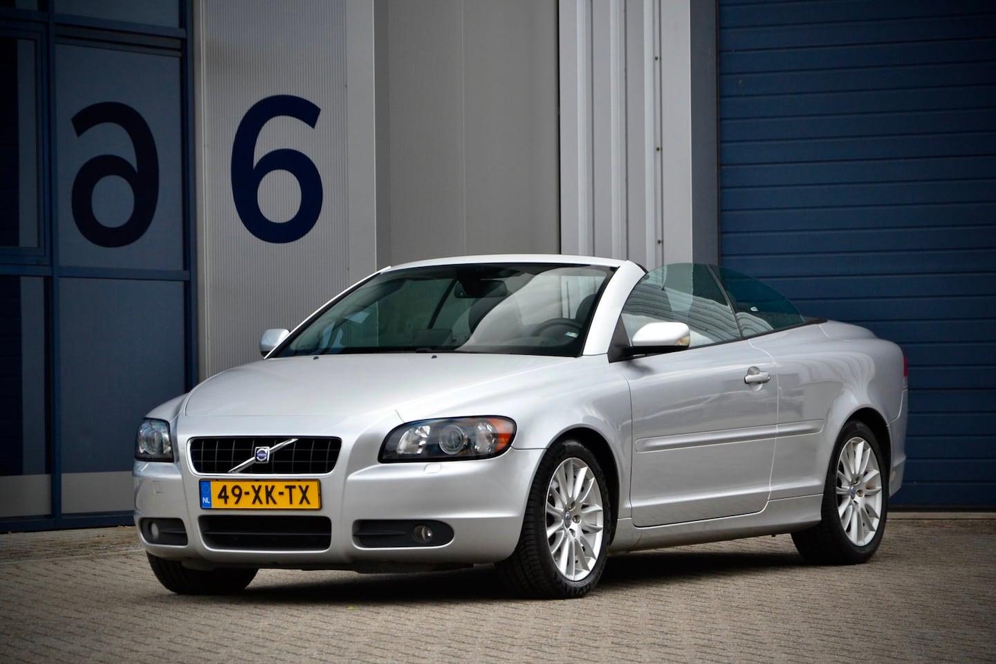 Volvo C70 Convertible - 2.4i Automaat / NL Auto / 1e Eig. / UNIEK / Leder / Xenon / Stoelverwarming - AutoWereld.nl