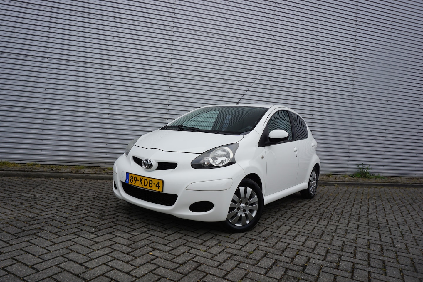 Toyota Aygo - 1.0-12V Xcite White Airco / Elektr. ramen / Lm velgen / NAP - AutoWereld.nl