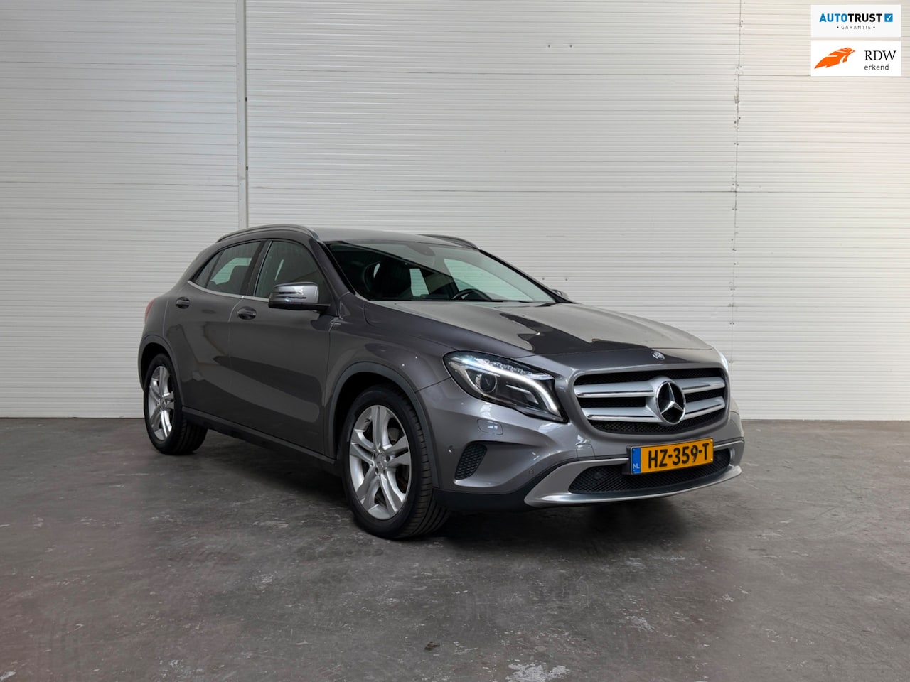 Mercedes-Benz GLA-Klasse - 180 Prestige automaat / afneembare Trekhaak / Stoelverwarming / CC / Navi - AutoWereld.nl