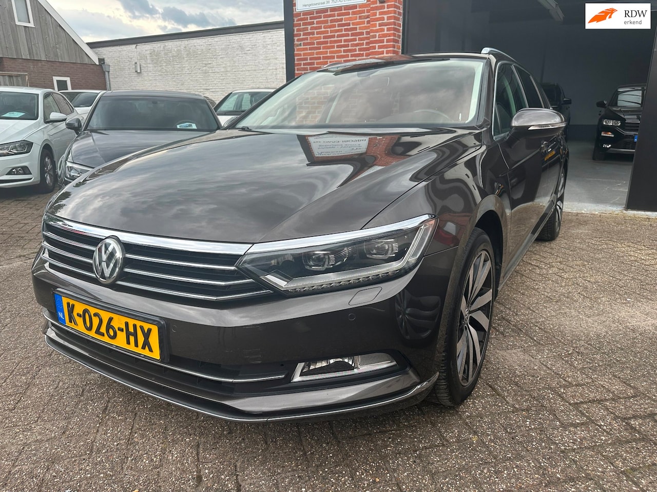 Volkswagen Passat Variant - 1.8 TSI Business Edition R AUTOMAAT-NAVI-CLIMA-CRUISE-PDC - AutoWereld.nl