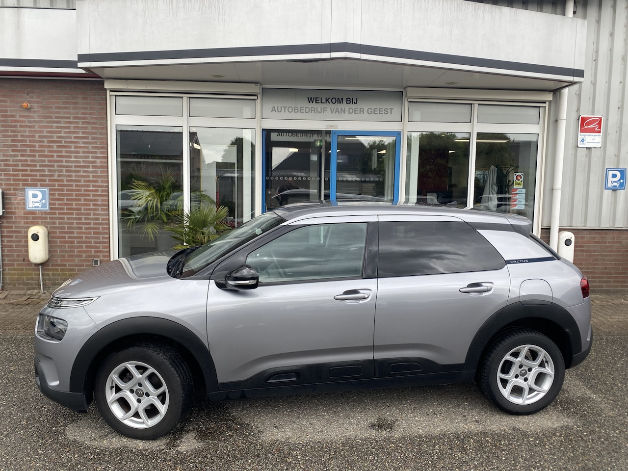 Citroën C4 Cactus - 1.2 PureTech Feel Apple Carplay / Android Auto Trekhaak - AutoWereld.nl