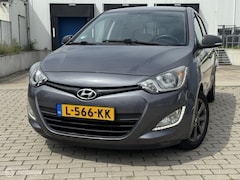 Hyundai i20 - 1.4i Automaat, Airco , Led, Licht metaal, Netjes