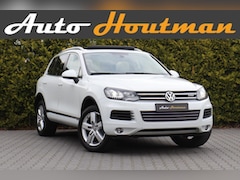 Volkswagen Touareg - 3.0 TSI 380PK Hybrid Highline Pano | Trhk | Dyn Audio |