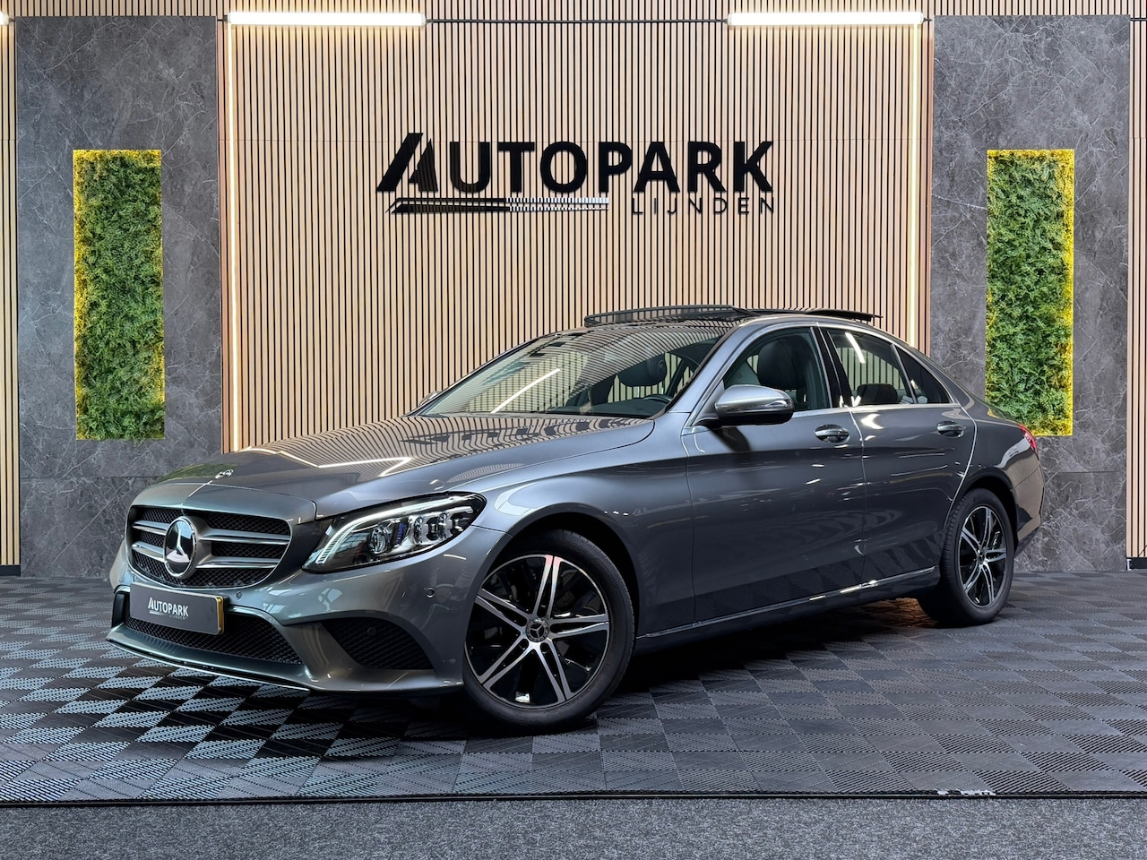 Mercedes-Benz C-klasse - 180 Business Solution AMG |PANO|360 CAM|KEYLESS|LANE ASSIST|AUTOPILOT|SFEERVERLICHTING|DOD - AutoWereld.nl