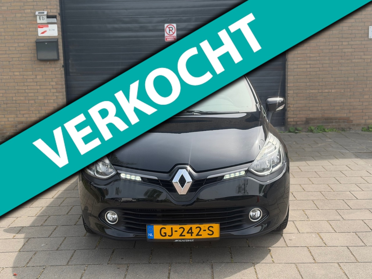 Renault Clio - 0.9 TCe Authentique Cruise Control Airco LMvelgen night and day edition - AutoWereld.nl