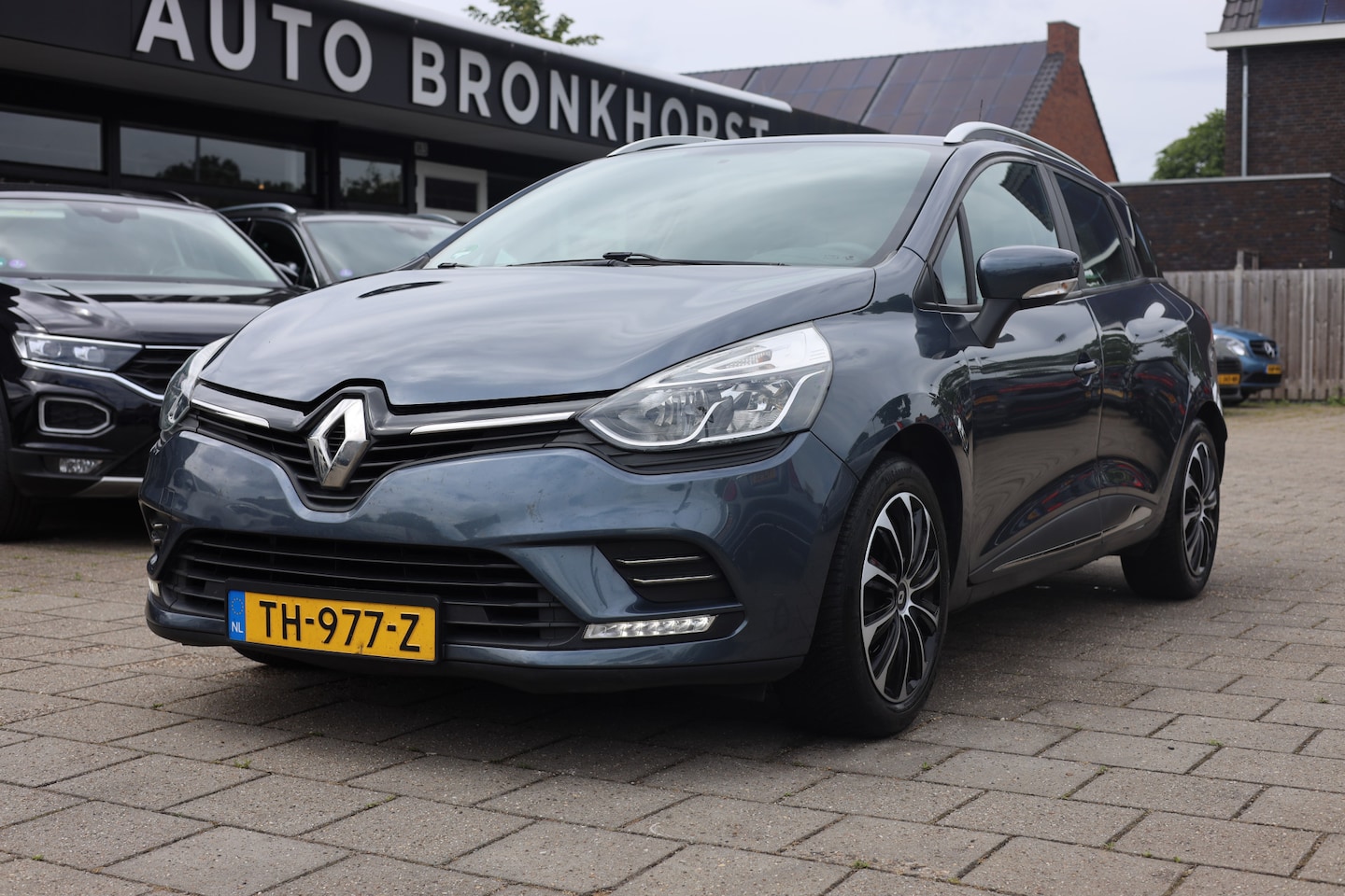 Renault Clio Estate - 0.9 TCE I NAVI I TREKHAAK I NIEUWE KETTING - AutoWereld.nl