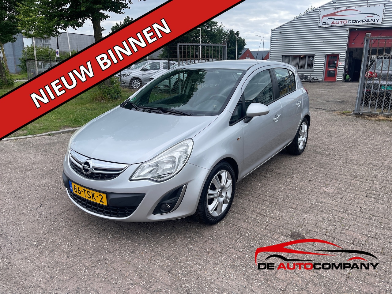 Opel Corsa - 1.4-16V Anniversary Edition Dealer Onderhouden - AutoWereld.nl