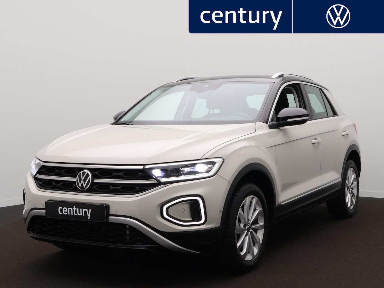 Volkswagen T-Roc - 1.5 TSI Style Automaat - Park Assist - LED - Navigatie - ACC - Side Assist - Climatronic - AutoWereld.nl