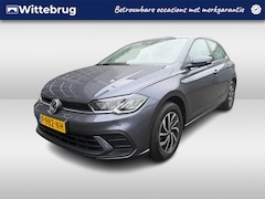 Volkswagen Polo - 1.0 TSI Life Multimedia Navigatie / App-connect / Parkeersensoren / LM velgen / Airco / LE