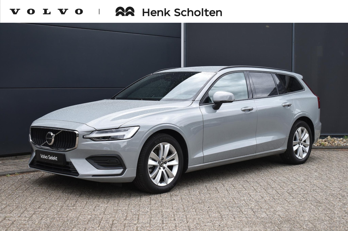 Volvo V60 - B4 Essential Adaptieve Cruise Control | BLIS | Achterruitrijcamera | Lederen bekleding | S - AutoWereld.nl