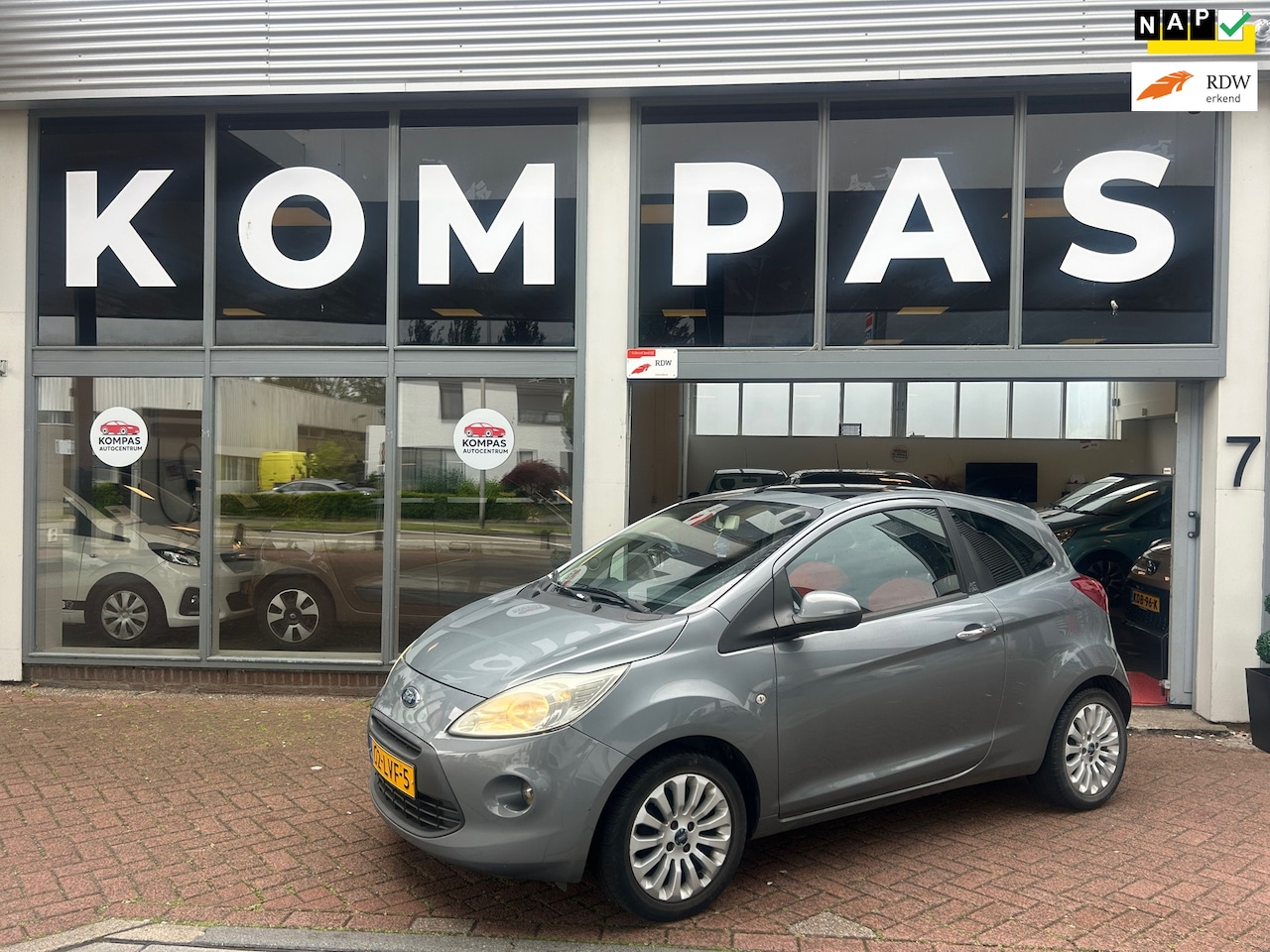 Ford Ka - 1.2 Titanium X |Panoramadak|Airco|NAP|USB|Aux|Apk|Multif.Stuurwiel|LM.Velgen|EL.Ramen - AutoWereld.nl