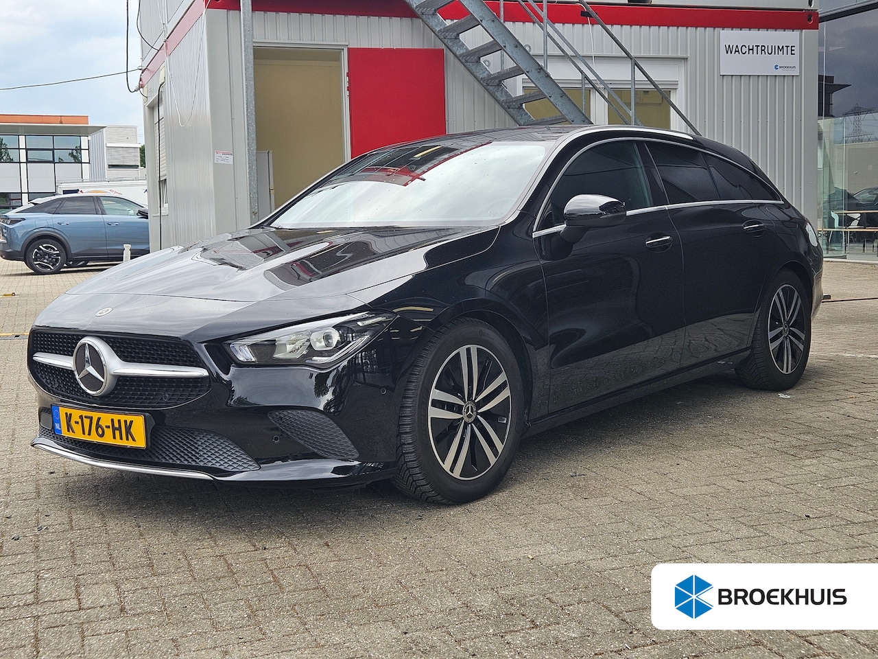 Mercedes-Benz CLA-klasse Shooting Brake - 180 Business Solution Luxury Voorstoelen verwarmd | Airco | Navi | 360 Camera | All Season - AutoWereld.nl