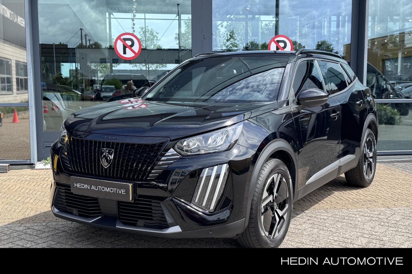 Peugeot 2008 - 1.2 130PK Allure | Navigatie via App | Camera | Climate control | Cruise control | Apple C - AutoWereld.nl