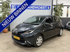 Toyota Aygo - 1.0 VVT-i x-play // Aico // carplay