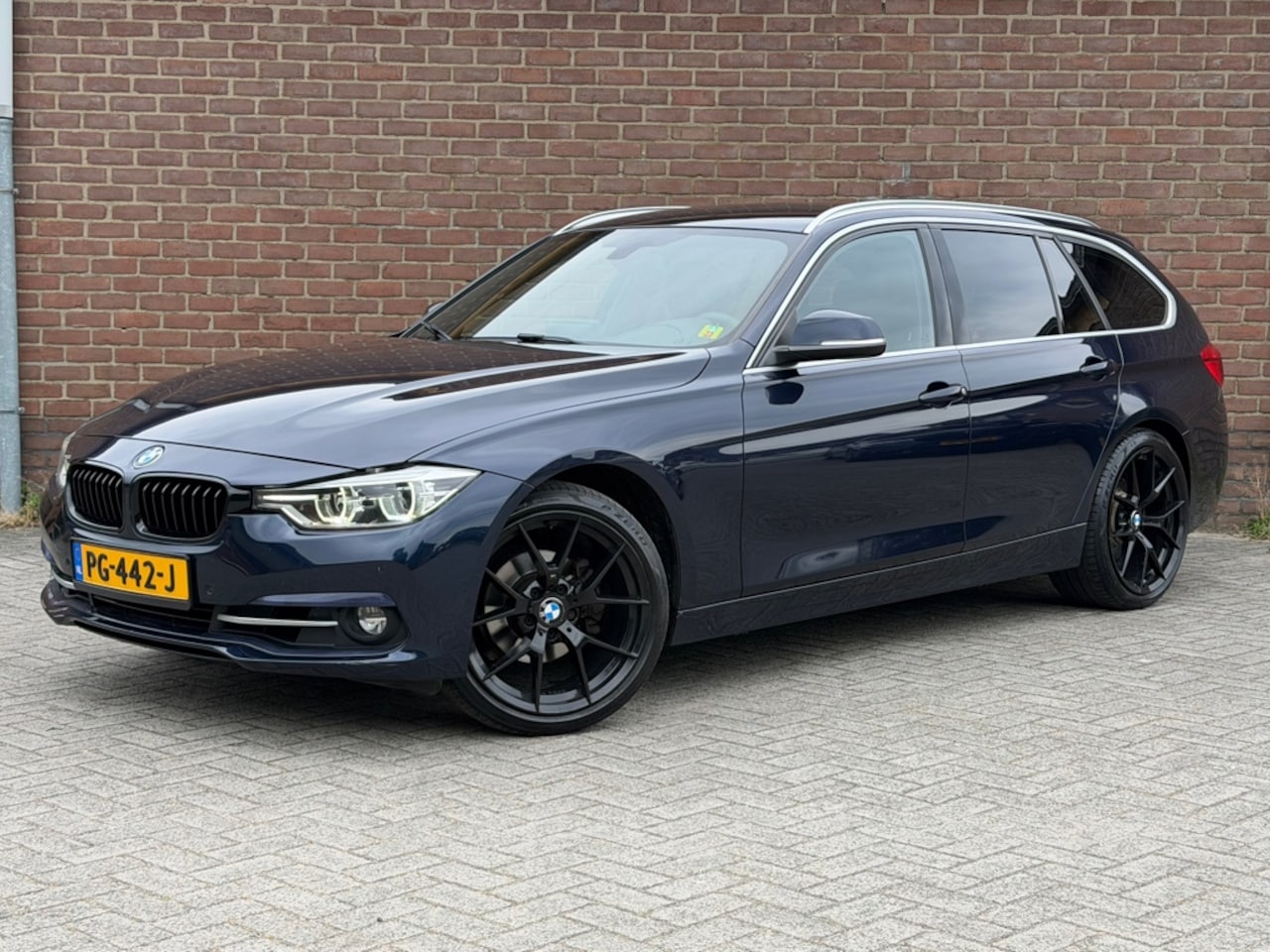 BMW 3-serie Touring - 320i Executive|Sportline|Trekhaak|Carplay - AutoWereld.nl