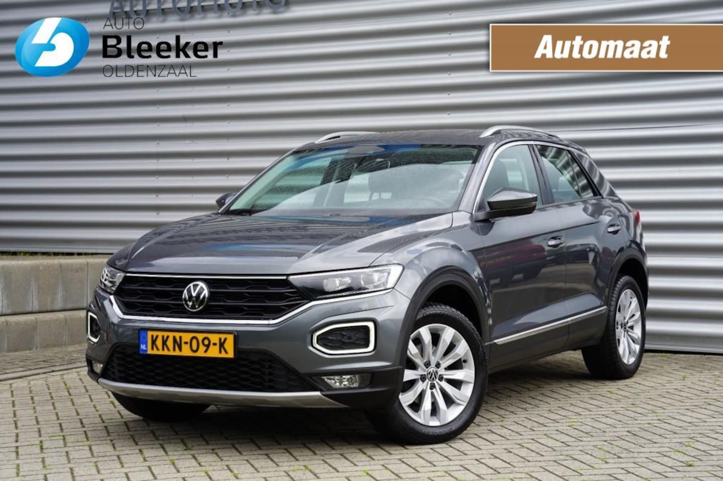 Volkswagen T-Roc - 1.5 TSI DSG Highline Ecc Carplay Acc Trekhaak Stoel-stuurverw. - AutoWereld.nl