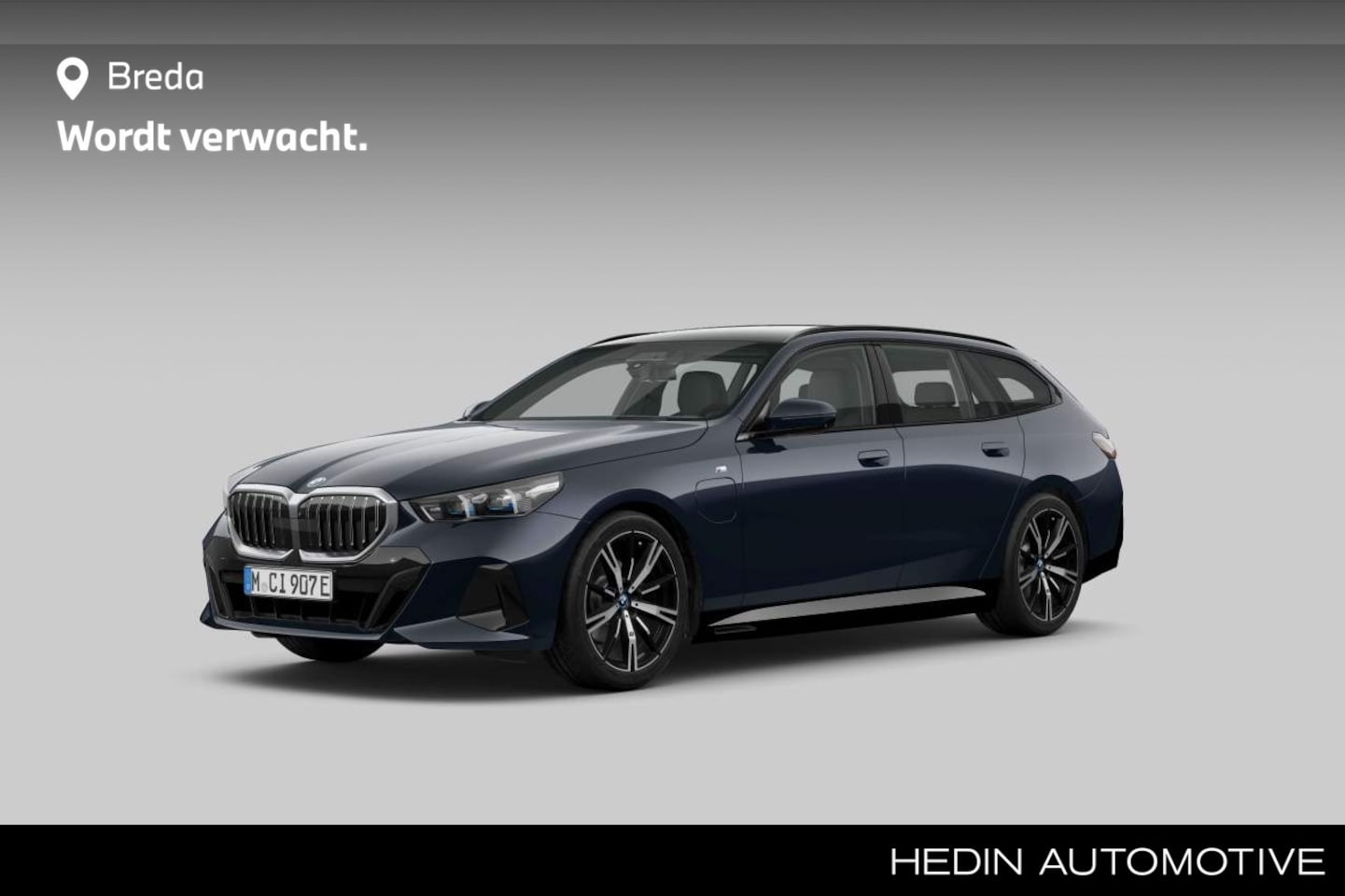 BMW 5-serie Touring - 530e | M-sport | Driving Assistant Plus | Harman Kardon | Schuif-/ Panoramadak | Parking A - AutoWereld.nl