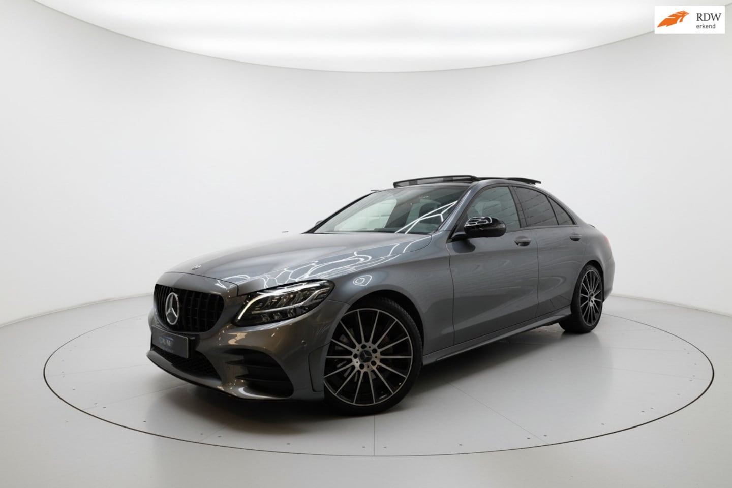Mercedes-Benz C-klasse - 200 AMG PANO NIGHT 360 LEER WIDESCR - AutoWereld.nl
