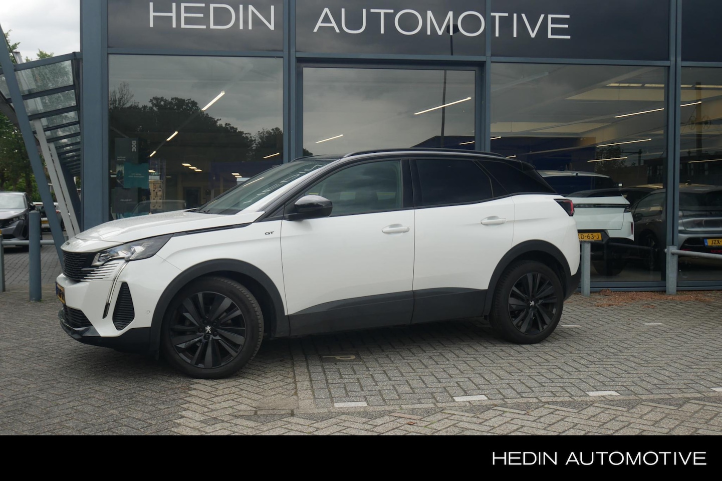 Peugeot 3008 - 1.2 PureTech GT | Navigatie | Apple Carplay / Android Auto | Stoelverwarming | Lichtmetale - AutoWereld.nl