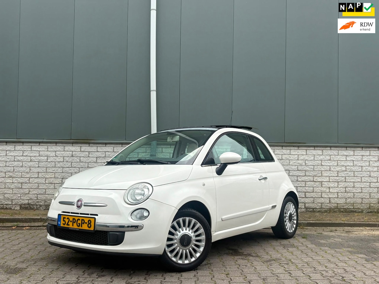 Fiat 500 - 1.2 Lounge-Automaat-Pano-Clima-NWE automaat en DB riem - AutoWereld.nl