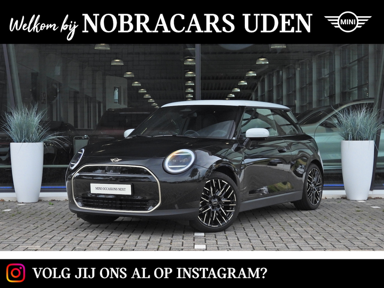 MINI 3-Deurs - Hatchback Cooper E / Favoured / Pakket L / 18" Night Flash Spoke 2-tone - AutoWereld.nl