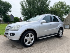Mercedes-Benz M-klasse - 280 CDI Luxe uitvoering!