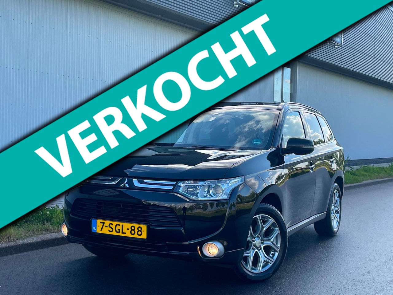 Mitsubishi Outlander - 2.0 Intense+ 7 Zitter Automaat - AutoWereld.nl