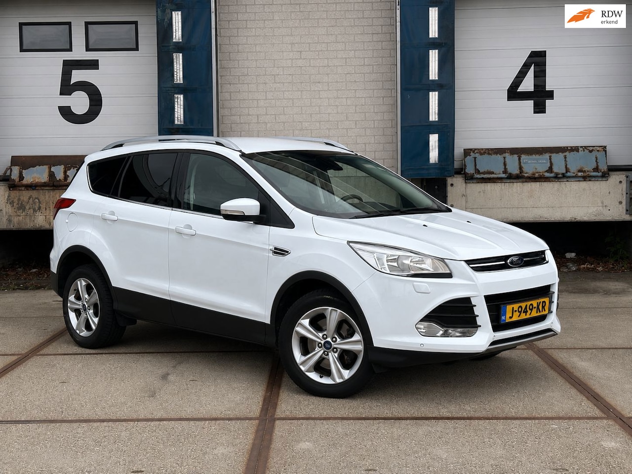 Ford Kuga - 1.6 Titanium Plus 4WD 1.6 Titanium Plus 4WD (Full OPTIE+182PK+ONDERHOUD) - AutoWereld.nl