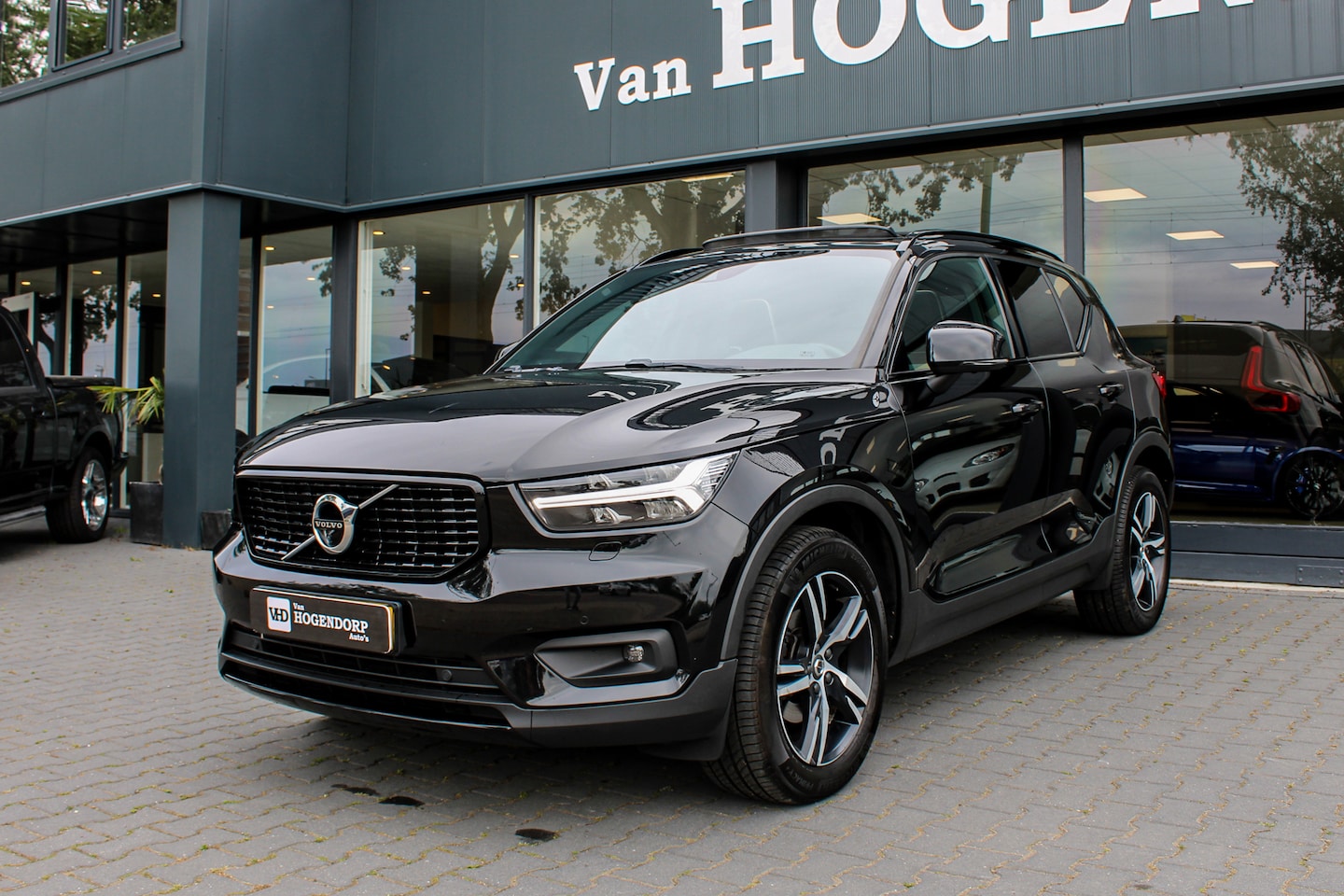 Volvo XC40 - 1.5 T2 Momentum PANO NAVI H&K 360CAM - AutoWereld.nl