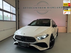 Mercedes-Benz A-klasse - 180 AMG Black Line Automaat, Panoramadak, Navi, Camera