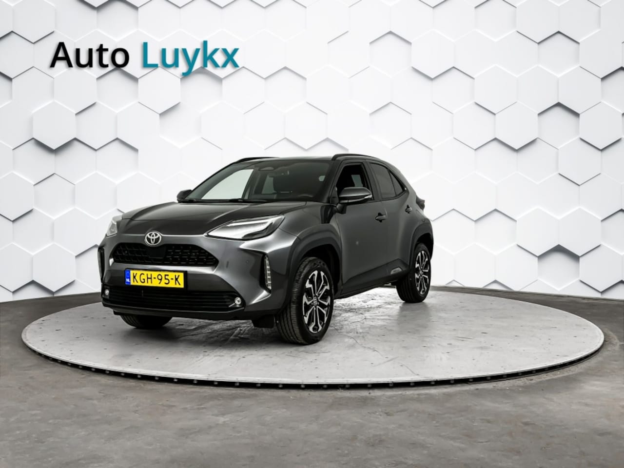 Toyota Yaris Cross - 1.5 Hybrid 115 Dynamic | Adaptieve Cruise Control | Parkeersensoren voor + achter | Parkee - AutoWereld.nl