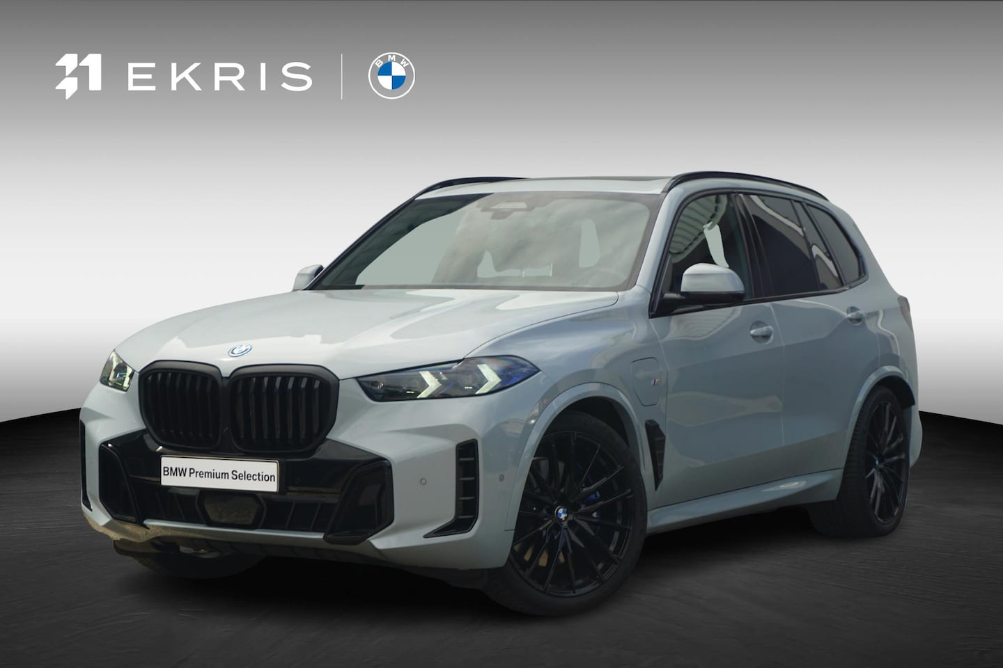 BMW X5 - xDrive50e | M Sportpakket Pro | Panoramadak | Trekhaak | Harman Kardon | Driving Assistant - AutoWereld.nl