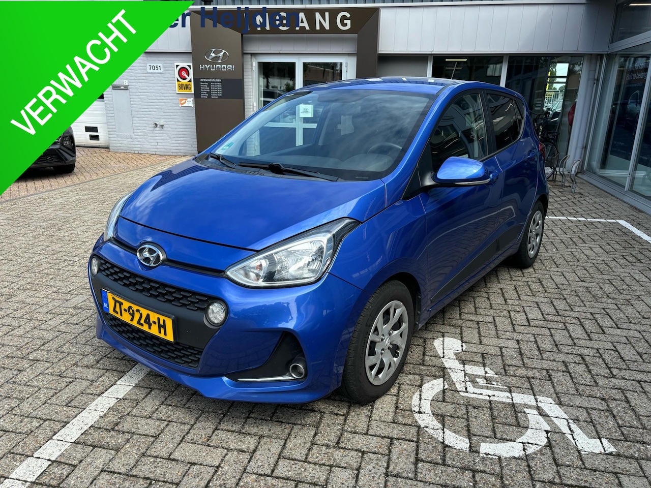 Hyundai i10 - 1.0i Premium Stoel En Stuurverwarming | Climate Control | Navigatie - AutoWereld.nl