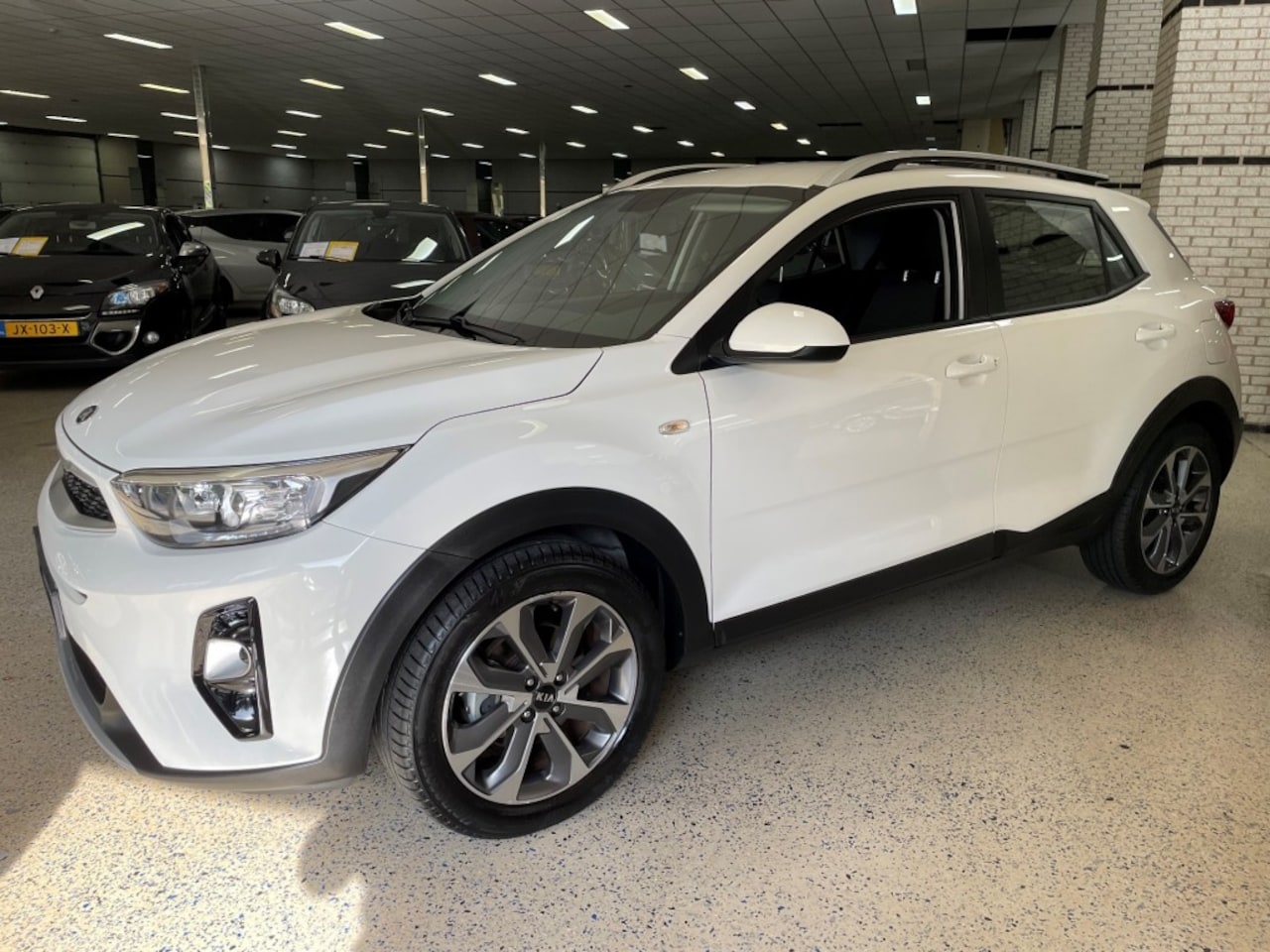 Kia Stonic - 1.0 T-GDi DynamicLine AIRCO/CRUISE/CAMERA/APPLE/LMV - AutoWereld.nl