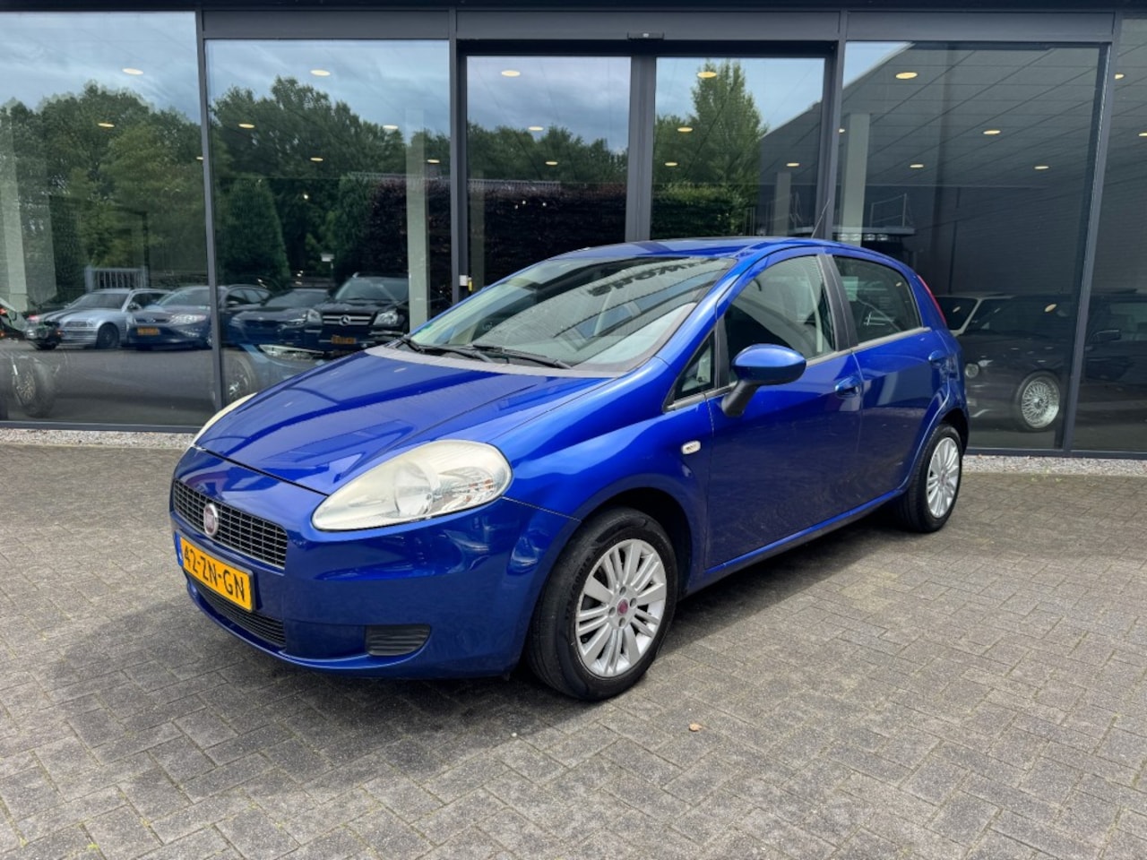Fiat Grande Punto - Grande Punto 1.4 Dynamic ,Airco,Cruise,elekt Pakket,LM Velgen - AutoWereld.nl