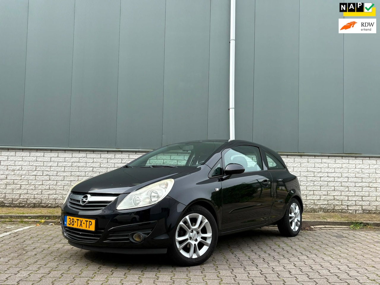 Opel Corsa - 1.4-16V Sport-NWE APK+Beurt - AutoWereld.nl