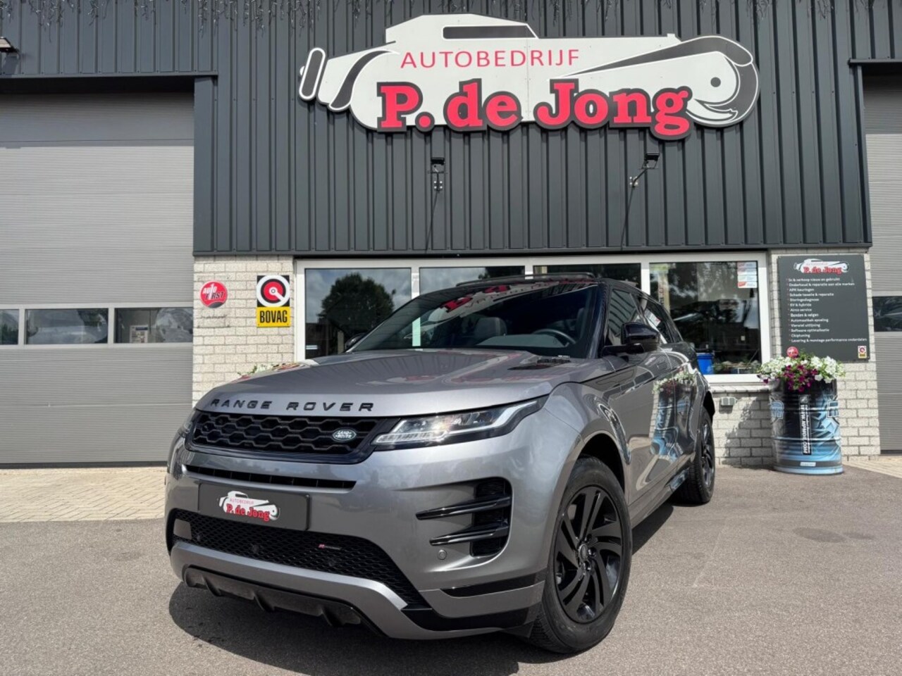 Land Rover Range Rover - 1.5 P300E S AWD R-Design Panoramadak Camera Stoelverwarming Carplay Meridian - AutoWereld.nl