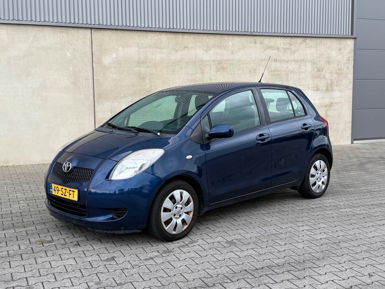 Toyota Yaris - 1.3 VVTi Sol AIRCO+5 DEURS+ELEKTRISCHE PAKKET+TREKHAAK+RADIO CD USB - AutoWereld.nl