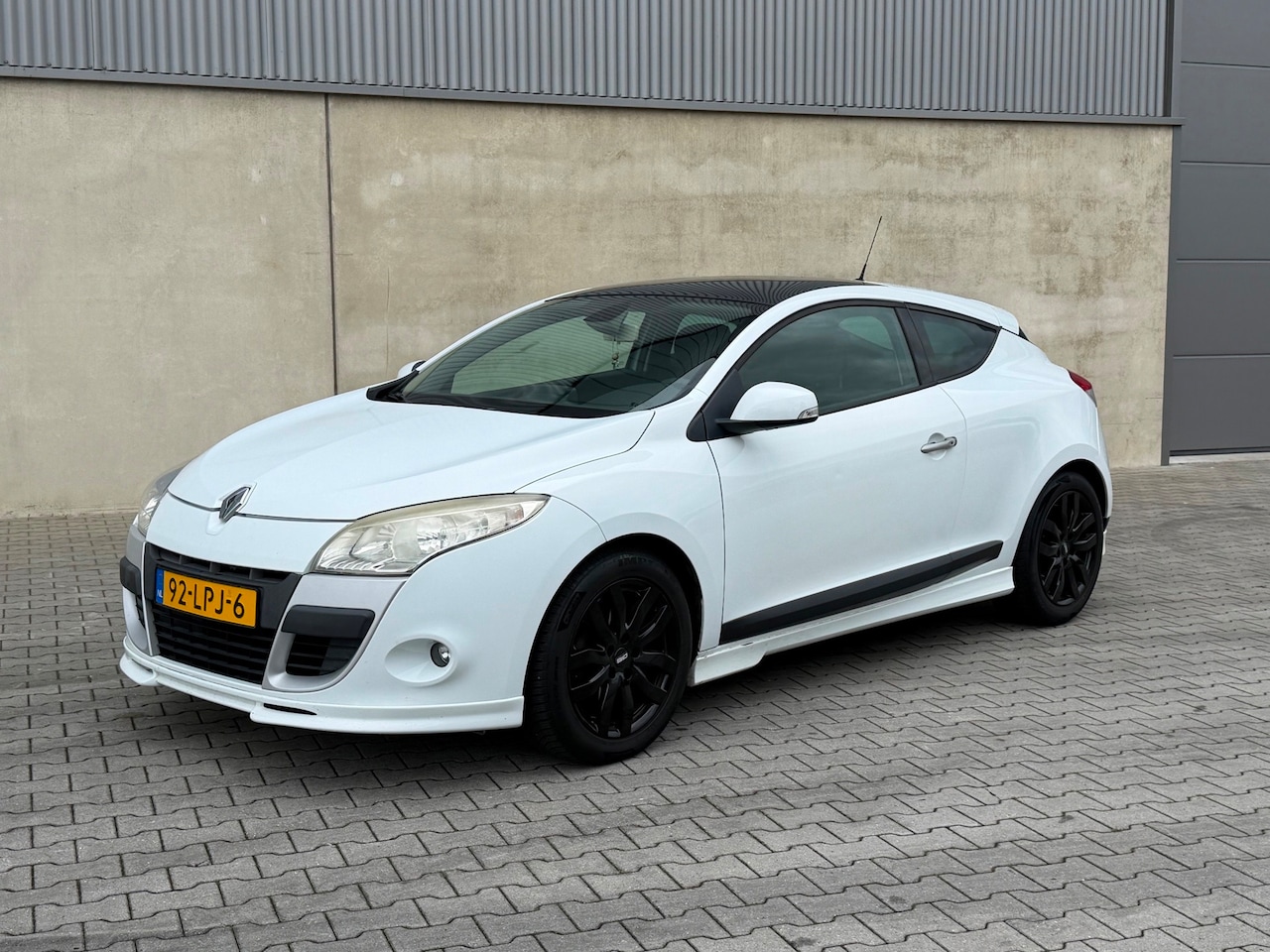 Renault Mégane Coupé - 1.6 Dynamique NAP+PANORAMADAK+NAVIGATIE+CRUISE CONTROL+VELGEN - AutoWereld.nl