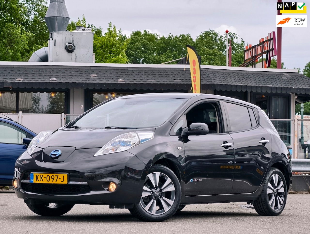Nissan LEAF - Tekna 30 kWh / NAP / KEYLESS / NAVI / CAMERA / AIRCO / SP VLG / STOEL VERW / - AutoWereld.nl